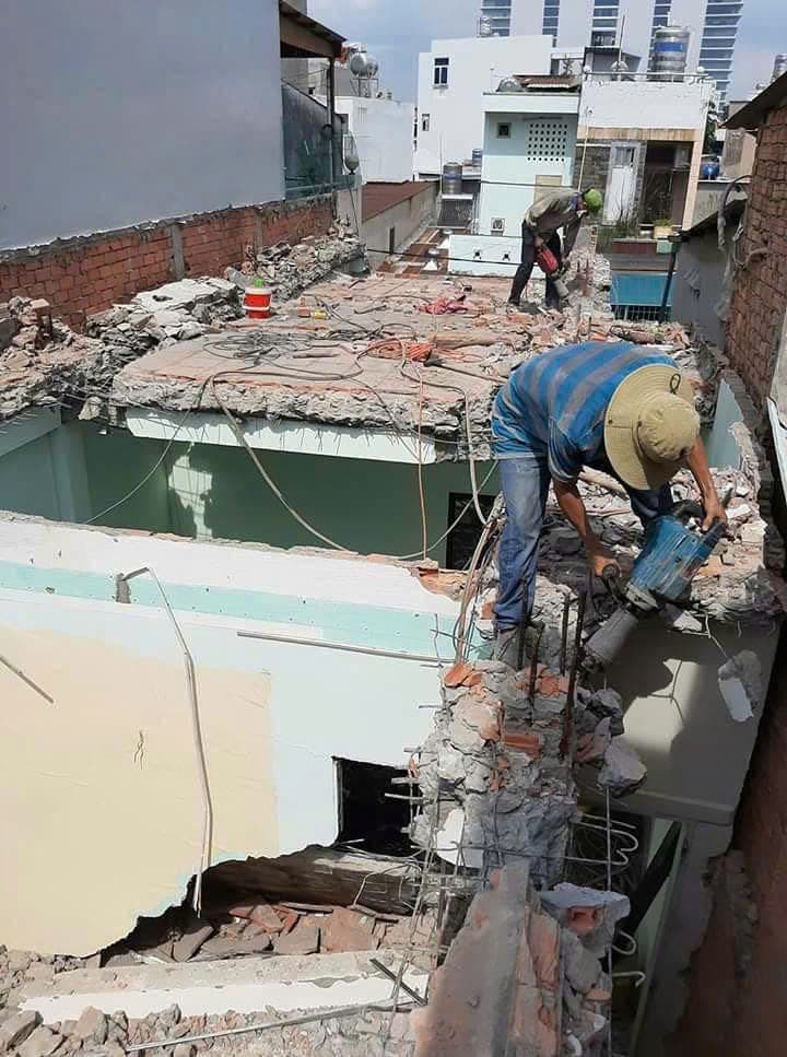 Vệ sinh hiện trường sau phá dỡ