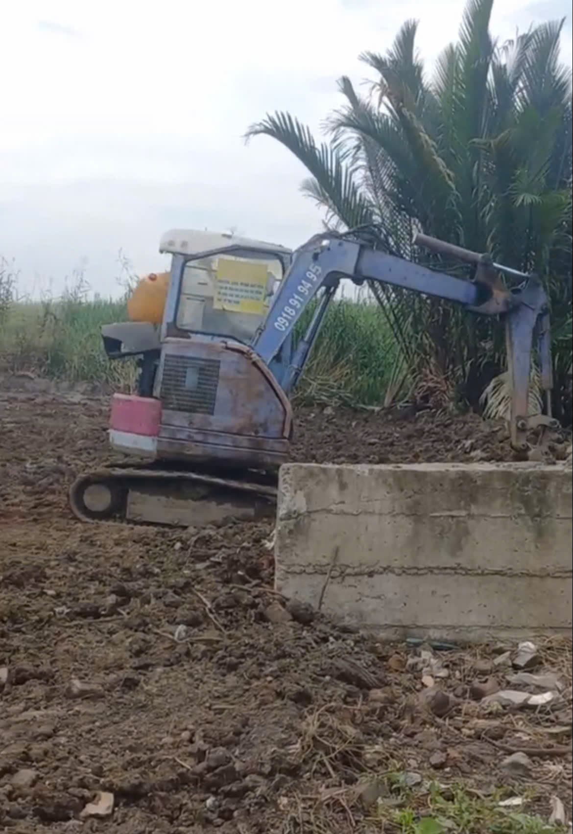 Xe ben vận chuyển đất san lấp