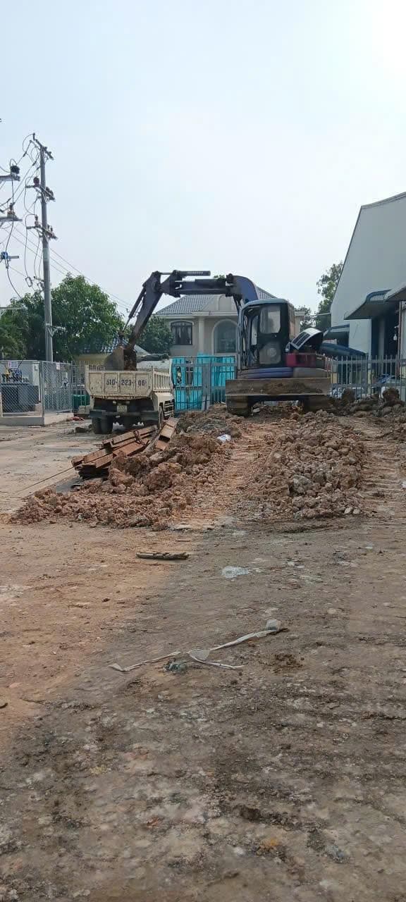 Dọn dẹp và vận chuyển phế liệu